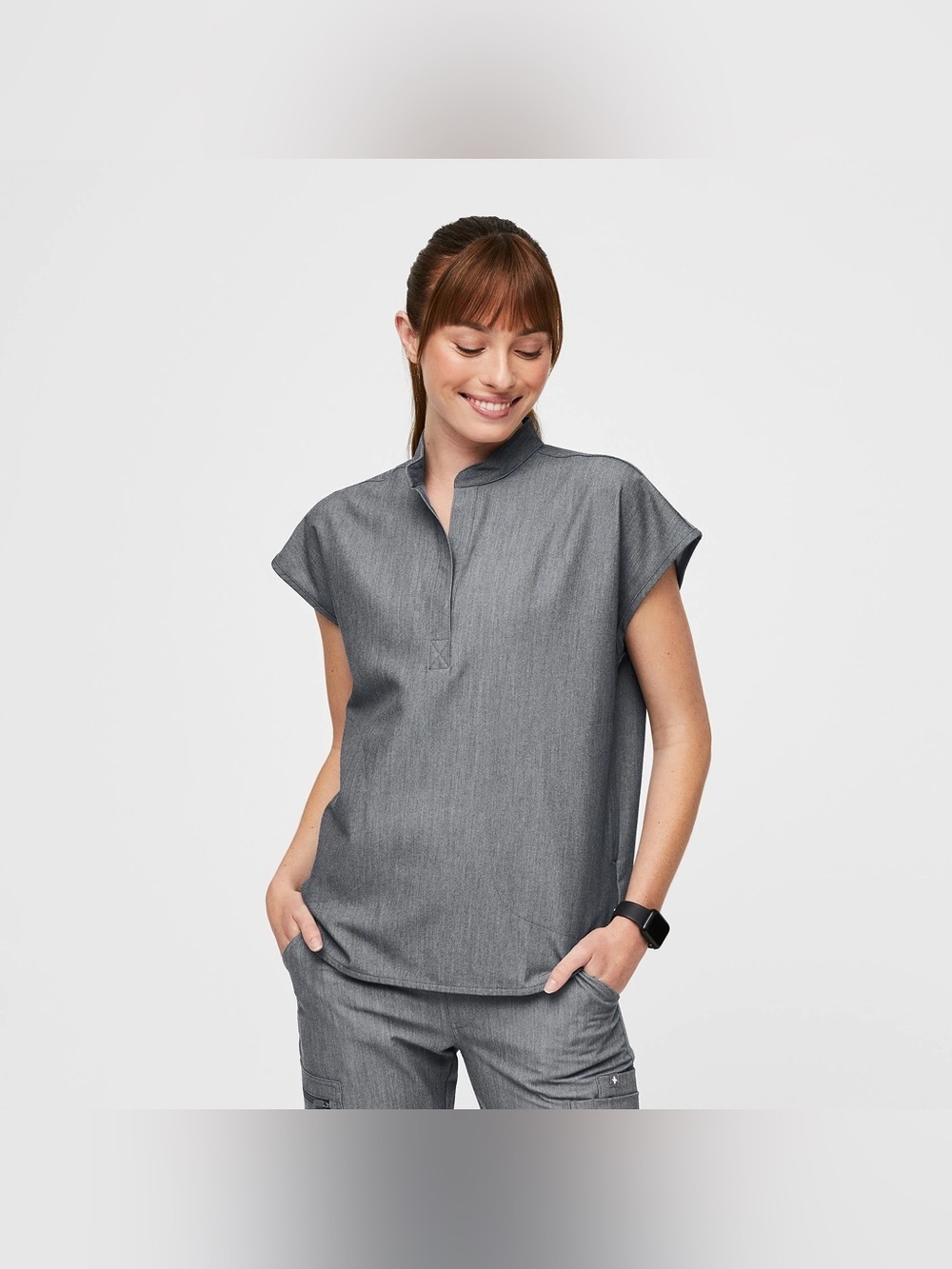 FIGS | RAFAELA OVERSIZED SCRUB TOP SHIRT IN GRAPHITE GRAY MEDIUM